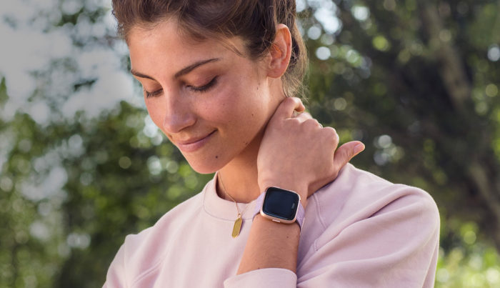 Fitbit Versa, un clone de l’Apple Watch, et Fitbit Ace pour les enfants