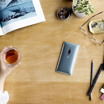 19 Xperia XZ2 Premium Chrome Silver Lifestyle