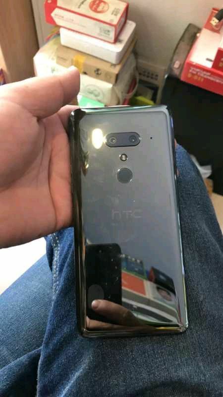 HTC U12+ : de réelles images du smartphone postées sur la toile 52 31398274 449311885506606 5963710034939478016 n