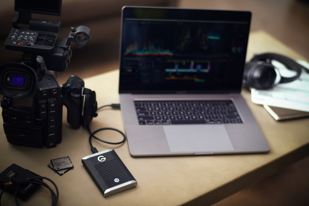 G Drive mobile Pro SSD withMacBookPro Desk v3 LifestyleImage NoLogo HR