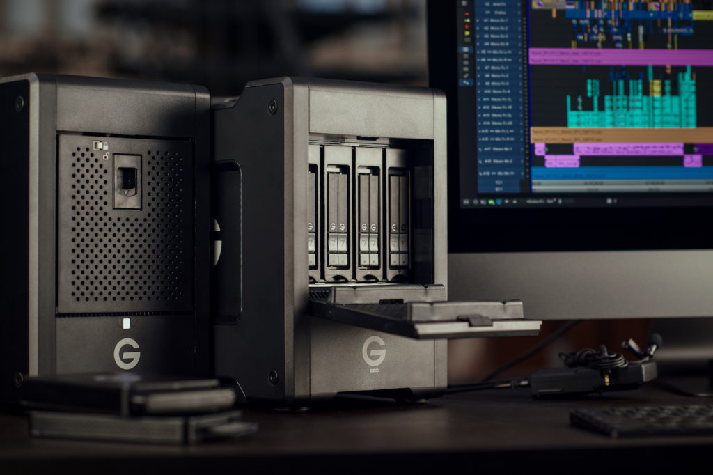 WD annonce de nouvelles solutions pour les professionnels de la création en déplacement 53 G SPEED Shuttle SSD Workstation withiMac BayAdapter Open v2 LifestyleImage NoLogo HR