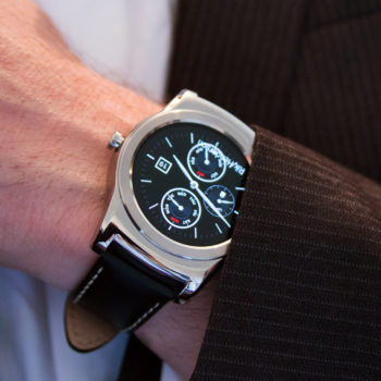 140015 smartwatches news is lg about to launch a round android wear 2 0 smartwatch image1 6sq5Cv7HcX