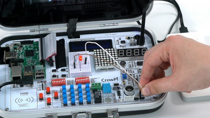 CrowPi enseigne le développement et l'électronique avec un Raspberry Pi 53 5cfe699e849e5dda18d7e47e2a0d48c6 original