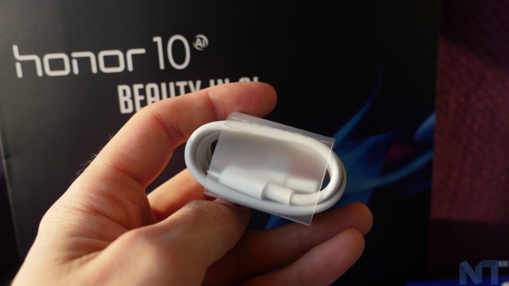 Honor 10 Unboxing 05