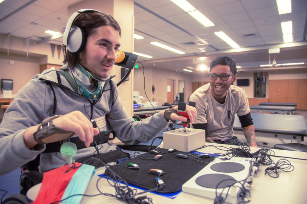 Xbox Adaptive Controller : une manette de jeu axée sur l'accessibilité 59 xbox adaptive controller 03