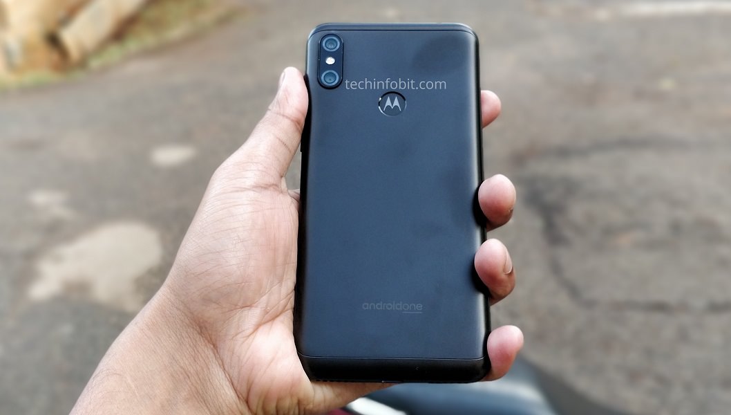 Moto One The First Ever Motorola Phone With Display Notch Real Photos Of Moto One Leaked techinfoBiT 2