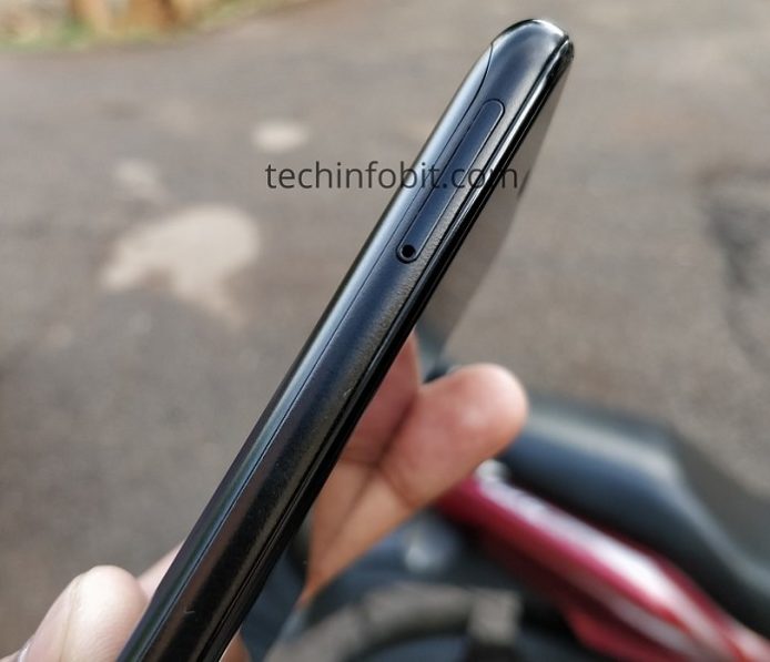 Moto One The First Ever Motorola Phone With Display Notch Real Photos Of Moto One Leaked techinfoBiT 3