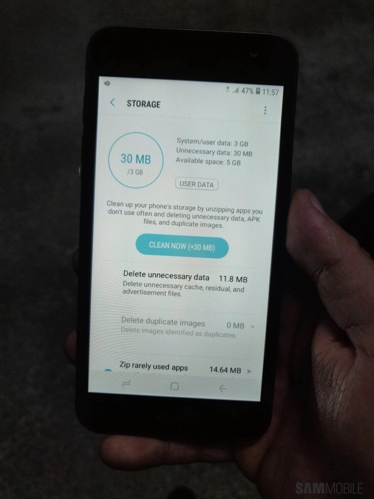 Le smartphone Android Go de Samsung repéré dans des photos 53 Samsung Android Go 5