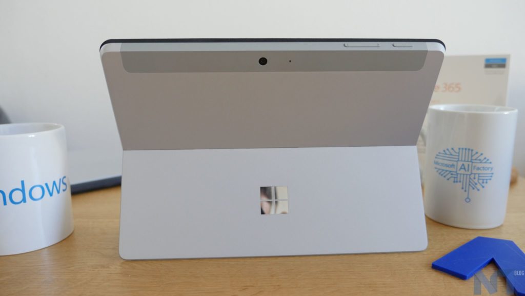 Surface Go 02