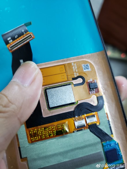 Huawei Mate 20 Pro : un capteur d'empreintes digitales à l'écran ? 55 005SDHXpgy1fvvwh5dvbij32c0340u0z