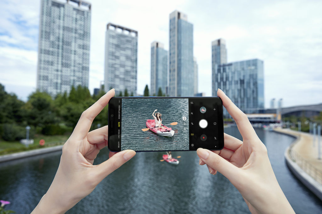 Samsung lance son Galaxy A9 et ses quatre caméras à l'arrière 55 2. Tele camera A9