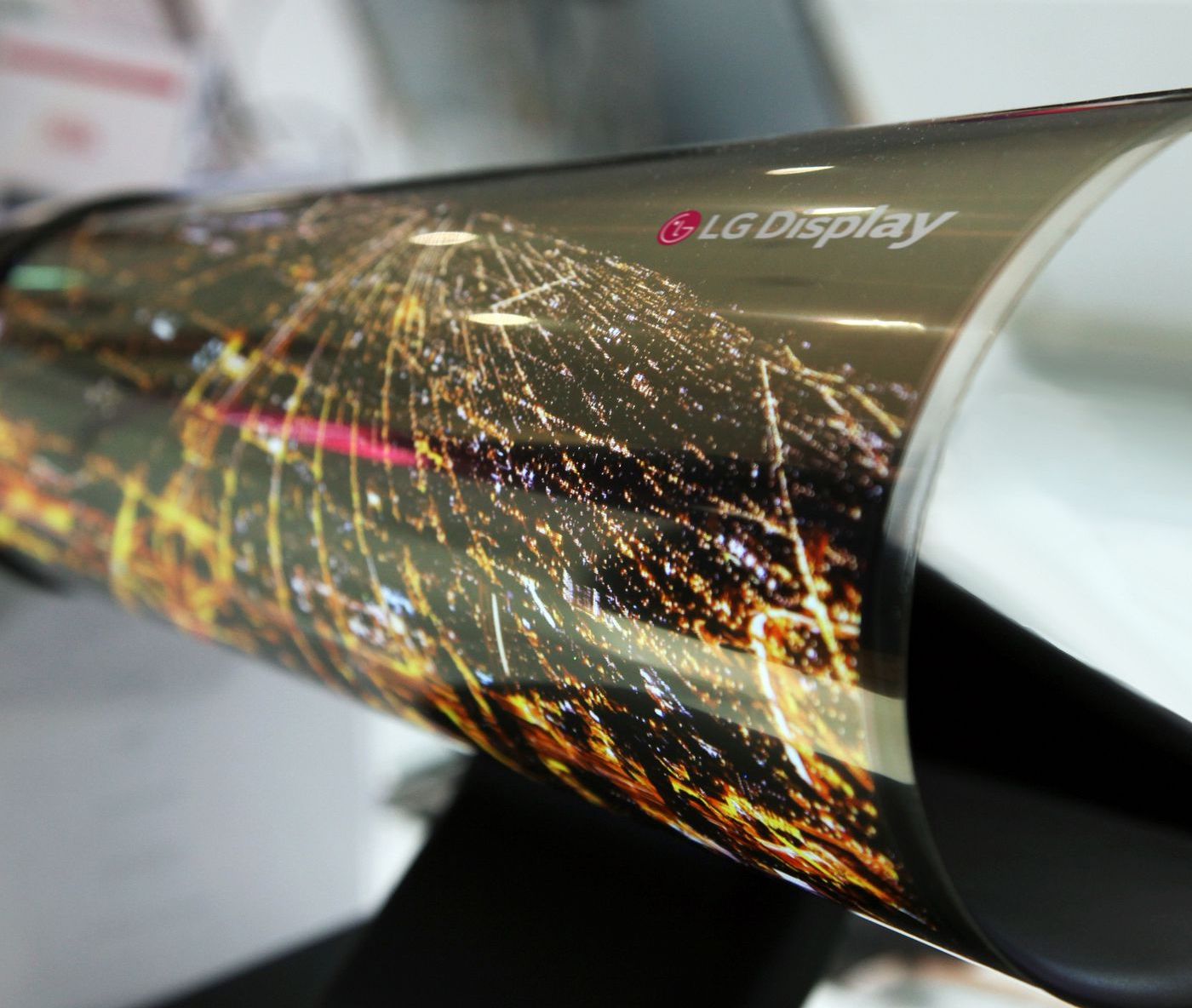 CES 2016 18 inch Rollable OLED.0.0