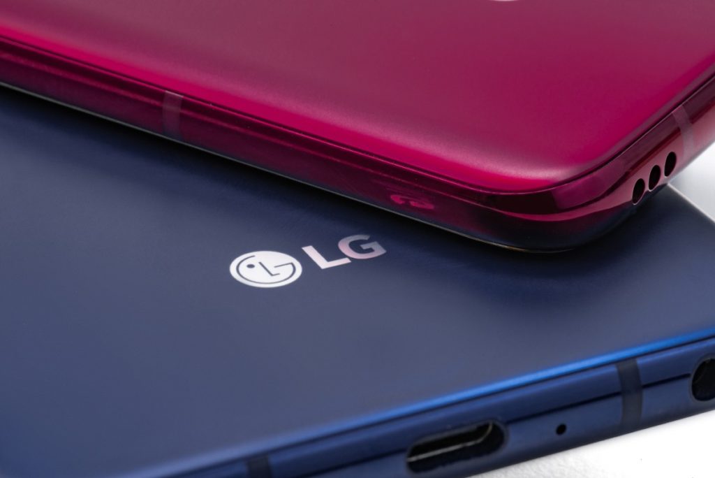 LG annonce le V40 ThinQ avec une configuration polyvalente à cinq caméras 48 LG V40 ThinQ 004