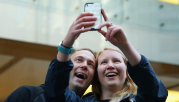 iphone xs beautygate skin selfies