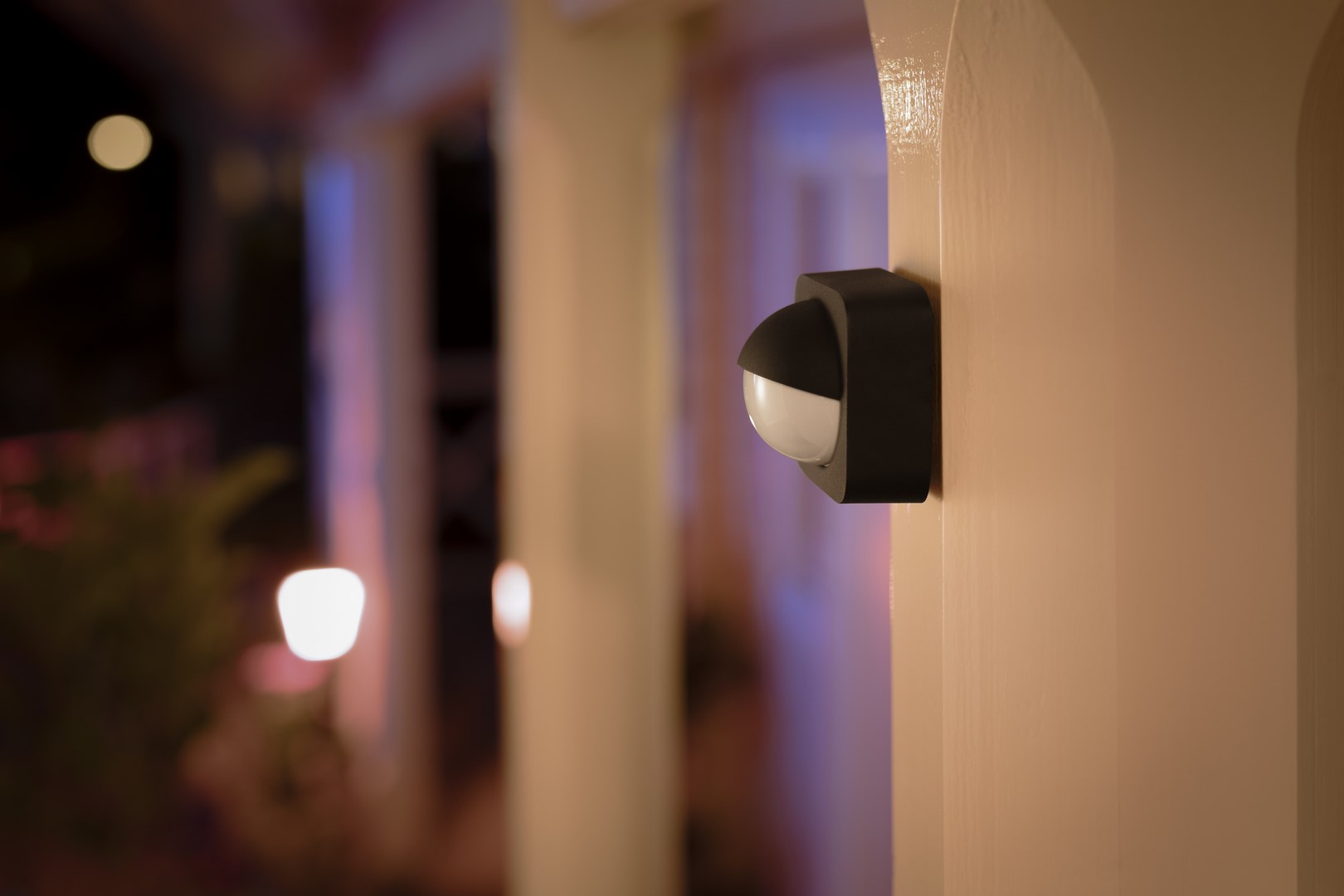 CES 2019 : Philips Hue ajoute des lumières extérieures et un capteur de mouvement 50 HUE outdoor sensor Copy