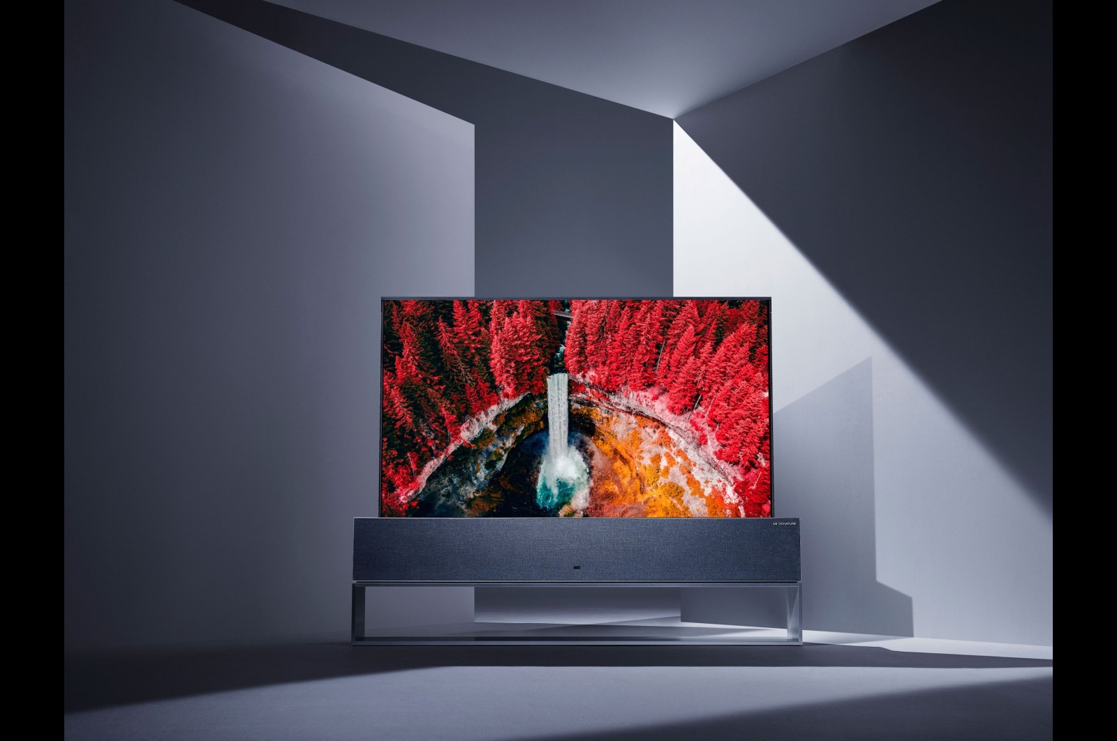 CES 2019 LG lance un téléviseur OLED enroulable avec un écran 4K flexible