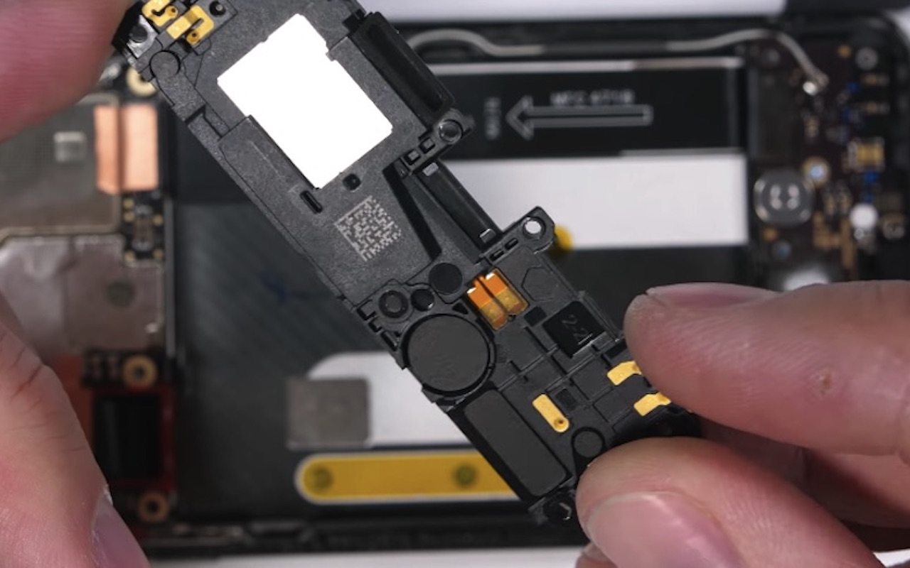Xiaomi Mi Mix 3 Teardown 10