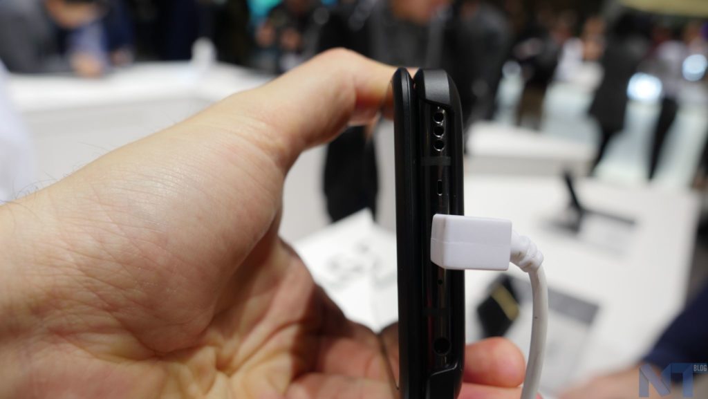 MWC LG V50 ThinQ 32