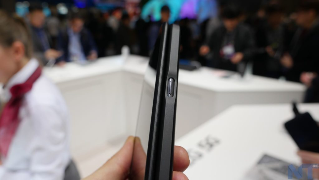 MWC LG V50 ThinQ 34