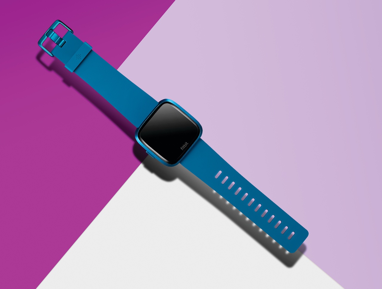 Fitbit Versa Lite Edition Iconic Shot V1 cropped
