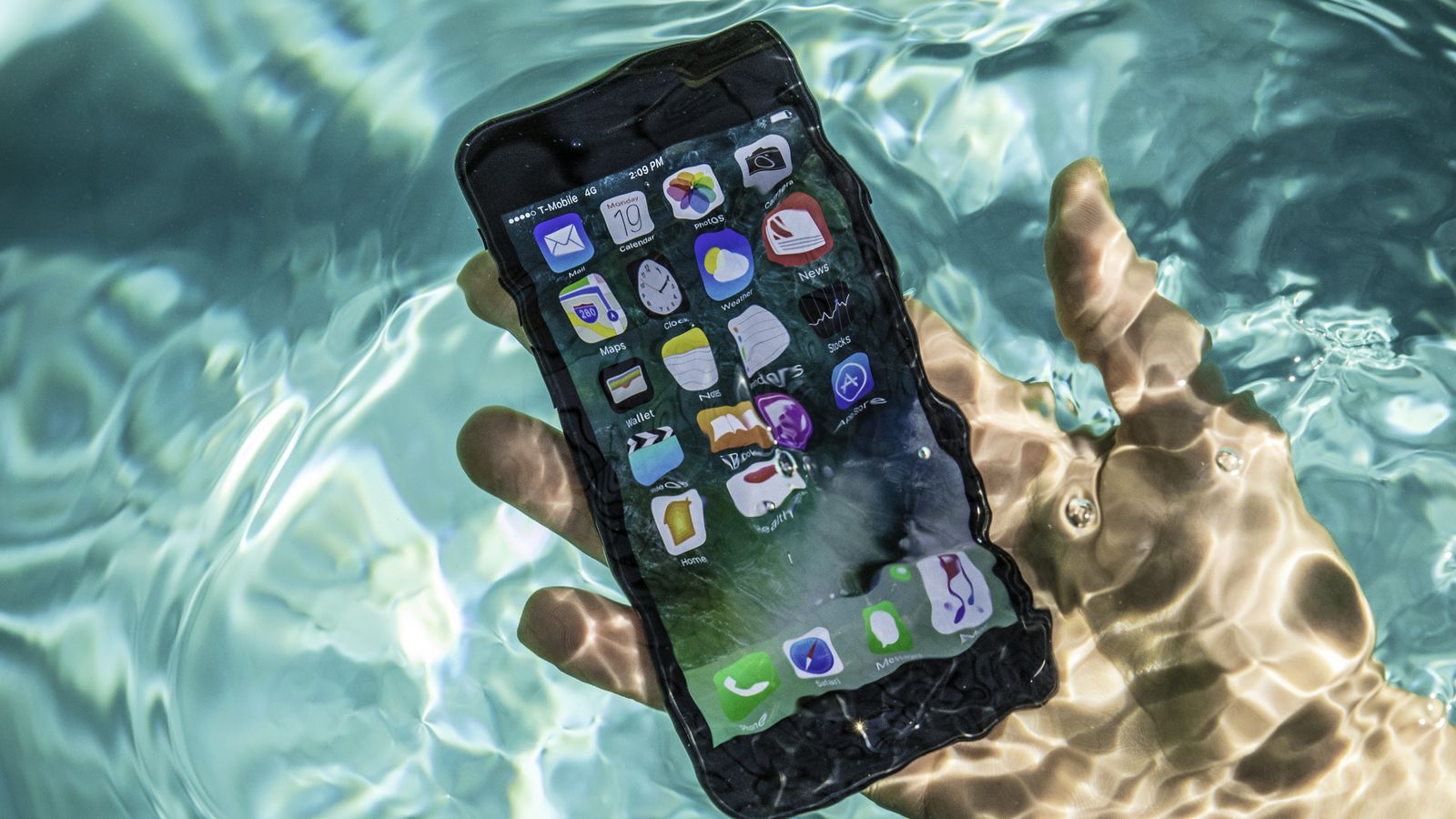 iphone 7 pool tests water splash 0072