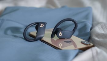 PP Lifestyle PBPRO BLU With Phone 24132 R3 RGB
