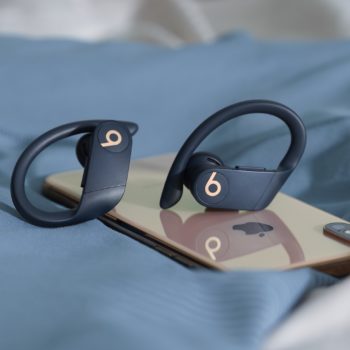 PP Lifestyle PBPRO BLU With Phone 24132 R3 RGB