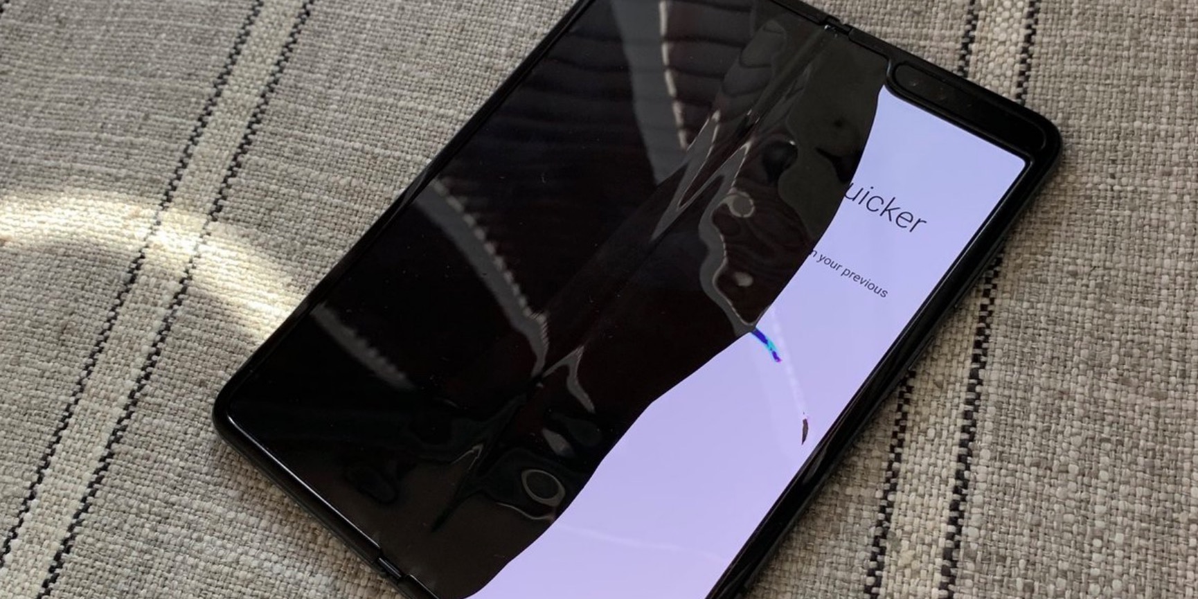 samsung galaxy fold broken 1