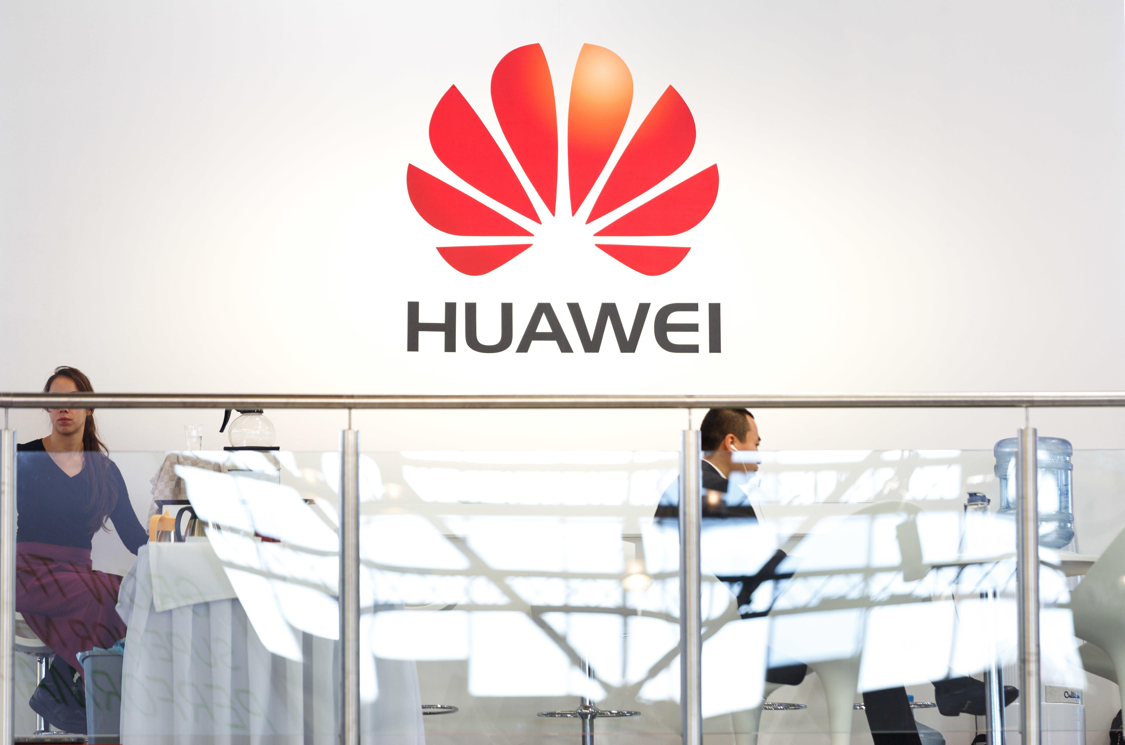 20131024 huawei logo