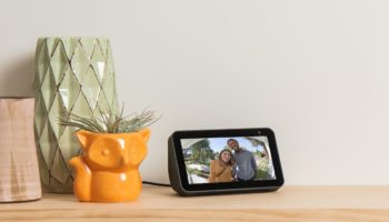 Amazon vous permet de dire à Alexa de supprimer vos enregistrements vocaux 78 Echo Show 5 Side 1