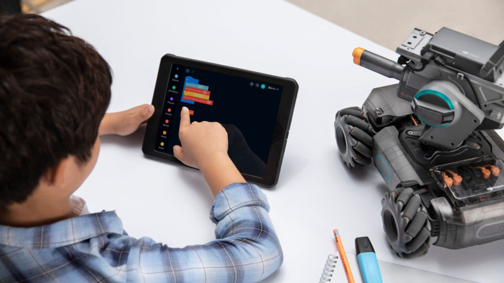 Le nouveau drone de DJI est un char destiné à apprendre aux enfants à coder 47 378wRM8je9o7tRaZ5kdnx