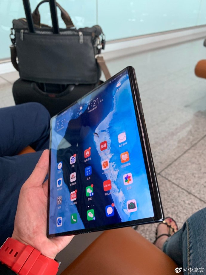 La conception du Huawei Mate X a peut-être été modifiée avant son lancement 51 Huawei Mate X Updated Design 3