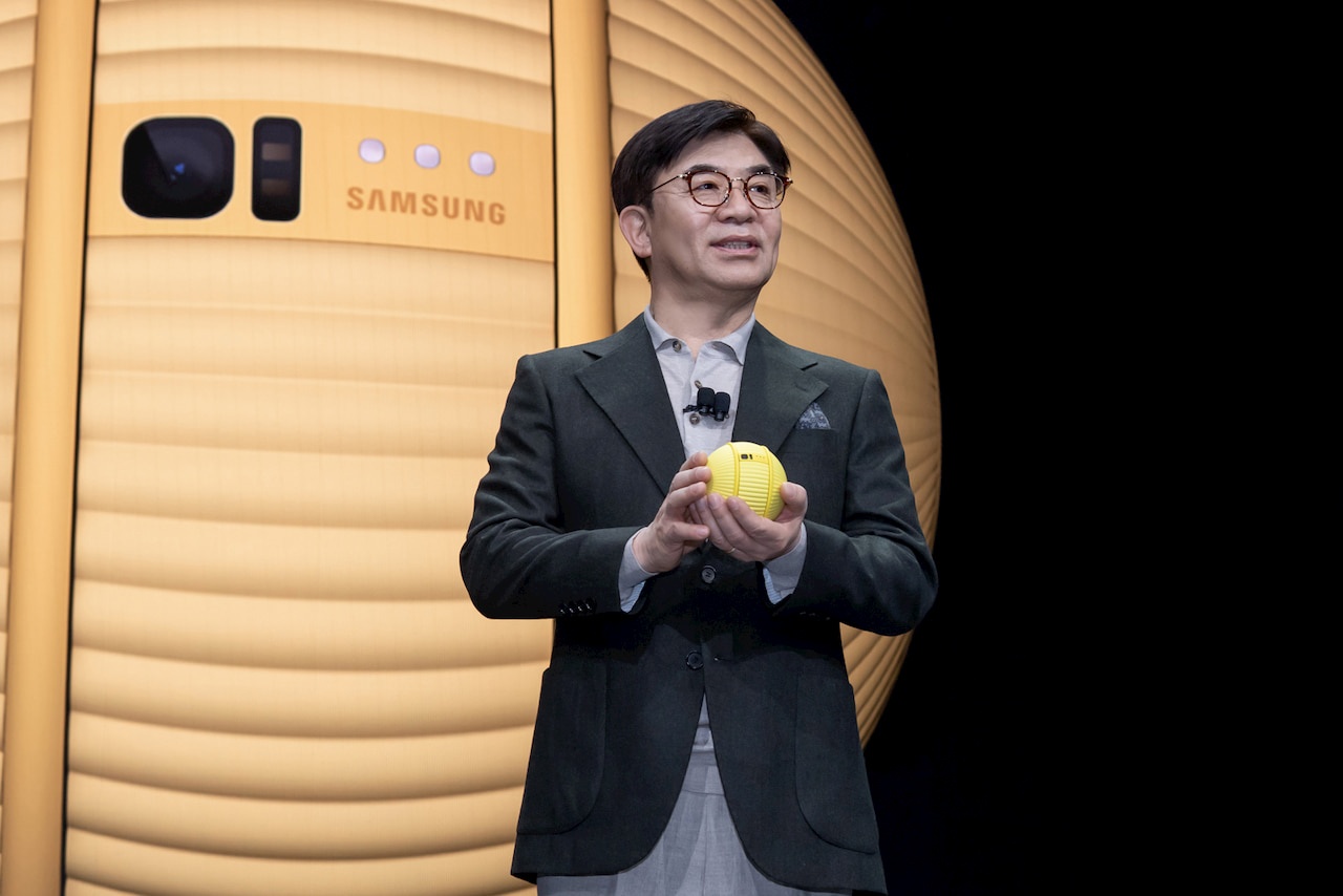 CES 2020 : Samsung annonce Ballie, un robot personnel pour gérer votre maison connectée