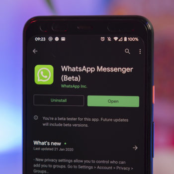 WhatsApp dark mode