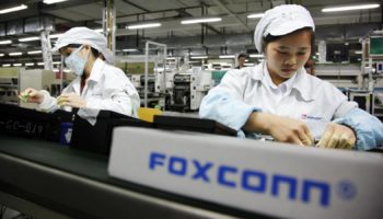 100642777 foxconn worker assembly line gettyp
