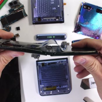 Motorola RAZR Teardown 1