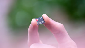 Qualcomm Snapdragon 765 in hand