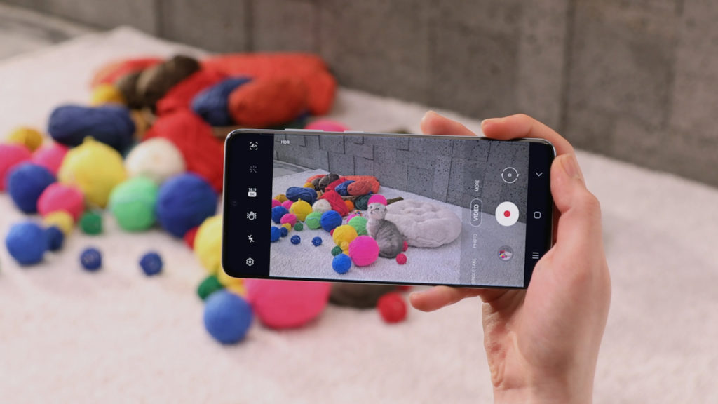12 galaxys20plus 8K video lifestyle image 1