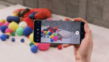 12 galaxys20plus 8K video lifestyle image