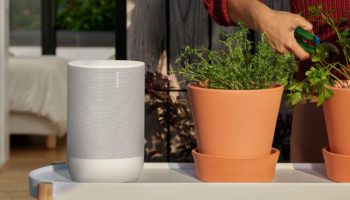 La Sonos Move arrive avec une heure de batterie supplémentaire et en blanche 65 Move Lunar White Garden