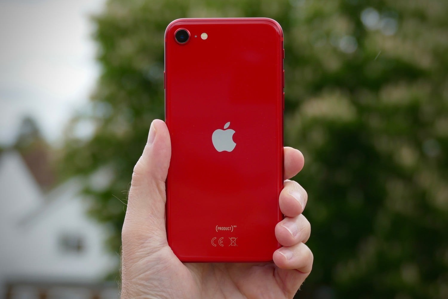 iphone se 2020 back hand red 150