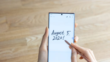 20 spen galaxynote20ultra lifestyle image