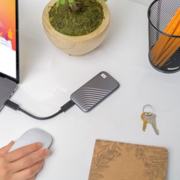 WD MyPassportSSD ProdIMG Computer Plugin HR