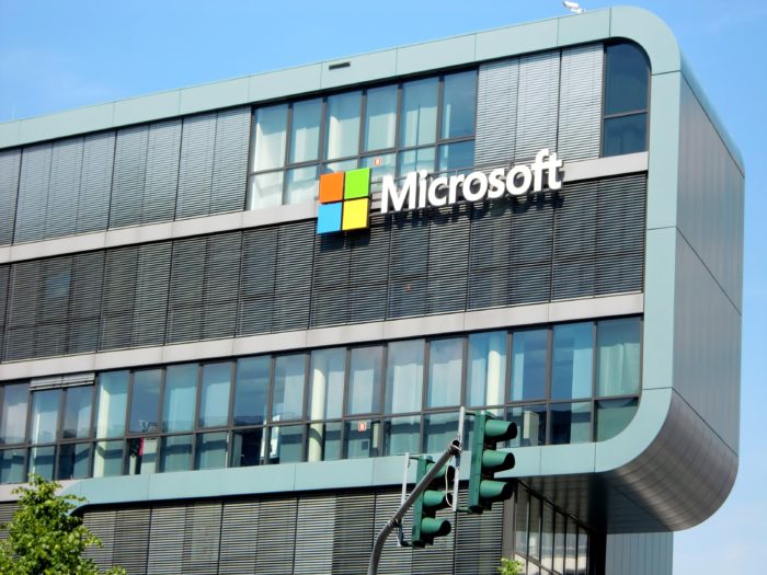 Microsoft permet à ses employés de télétravailler jusqu’en juillet 2021