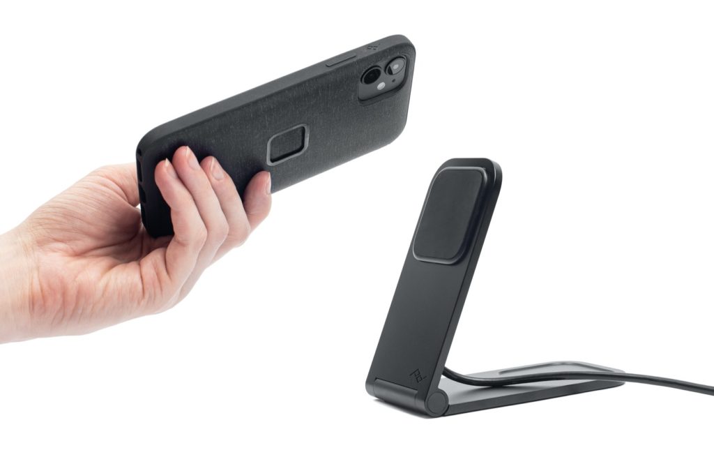 Peak Design Mobile est un écosystème d'accessoires magnétiques pour votre smartphone 52 PD Mobile 04 DeskMount01