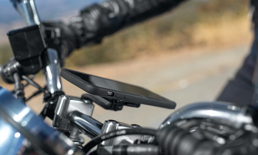 Peak Design Mobile est un écosystème d'accessoires magnétiques pour votre smartphone 54 PD Mobile 08 MotoBarMount01
