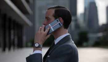 001 galaxyzflip thom browne edition lifestyle