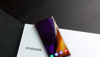 025 mysticbronze galaxynote20ultra lifestyle image