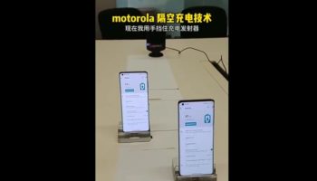 155543 phones news motorola show 1