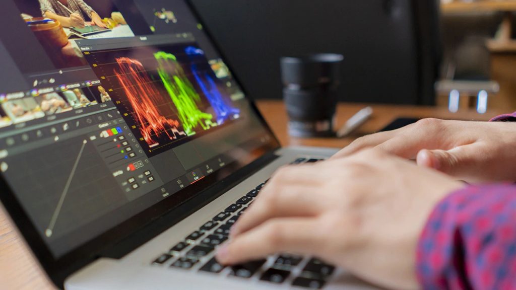 322040 wintston creating laptop